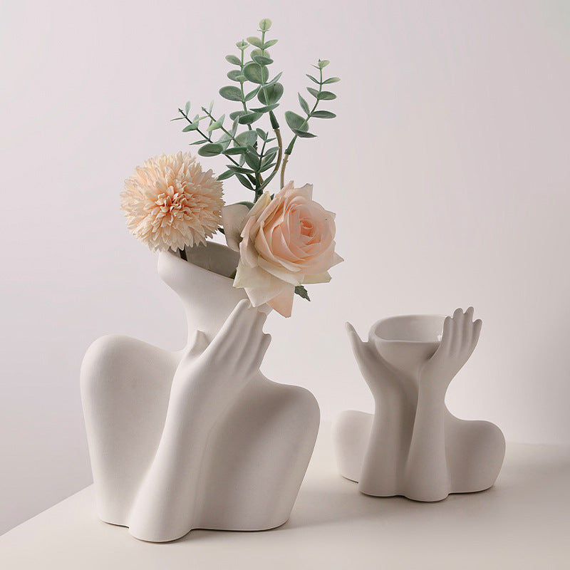 Luxury Minimalist Ceramic Vase inbine