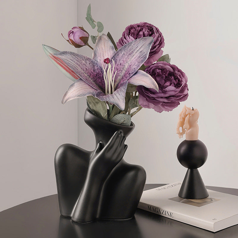 Luxury Minimalist Ceramic Vase inbine