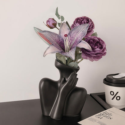 Luxury Minimalist Ceramic Vase inbine
